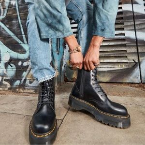 DR MARTENS - JADON BOOT SMOOTH LEATHER PLATFORMS
